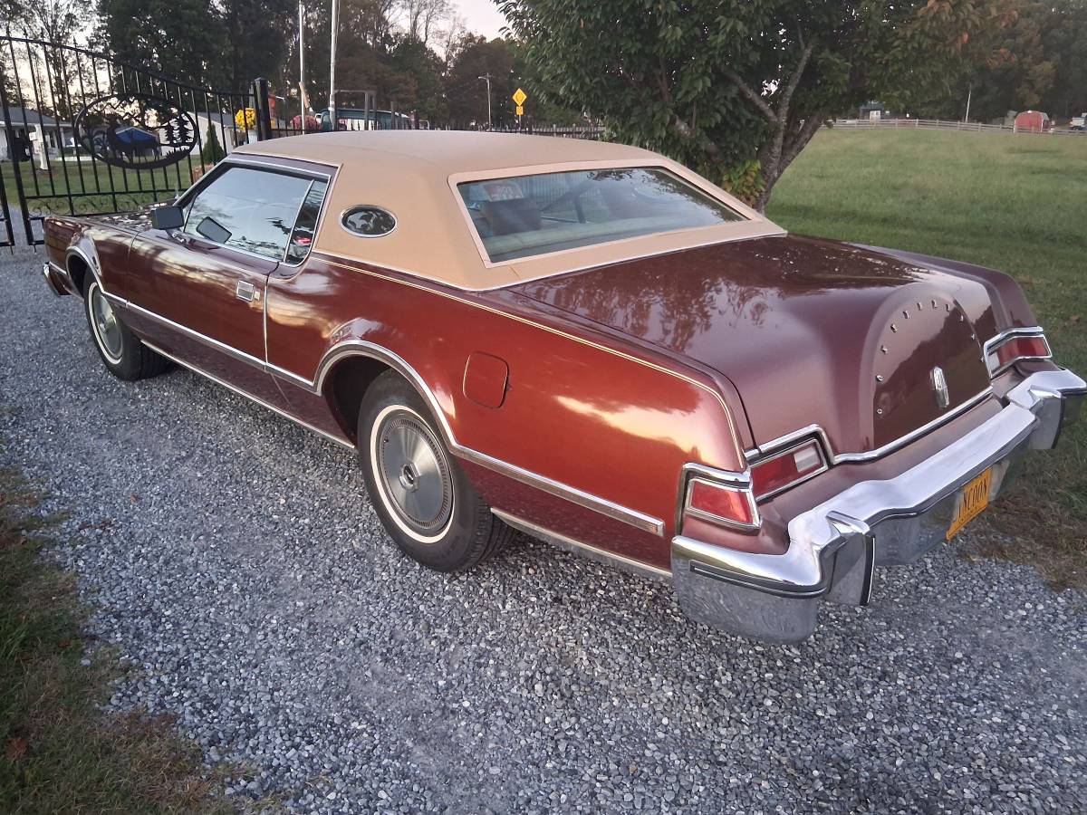 Lincoln-continental-markiv-1975-brown-16