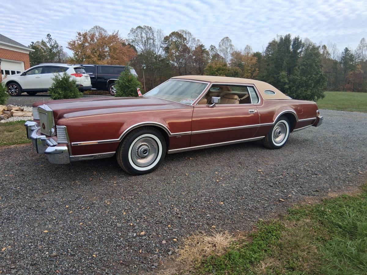 Lincoln-continental-markiv-1975-brown-18