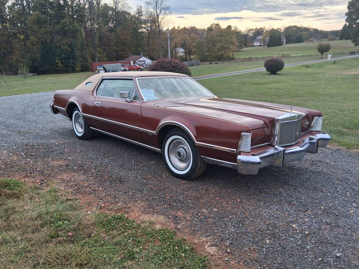 Lincoln-continental-markiv-1975-brown-19