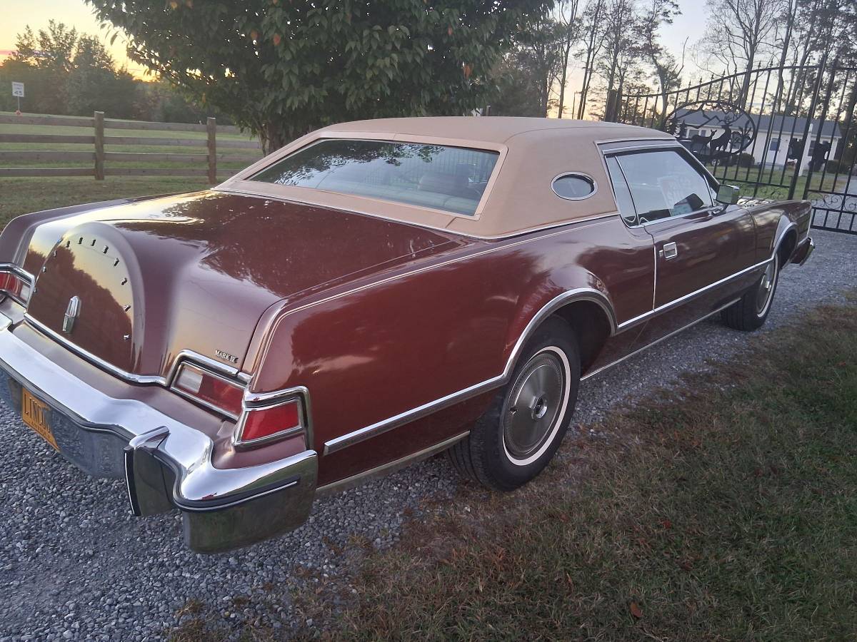 Lincoln-continental-markiv-1975-brown