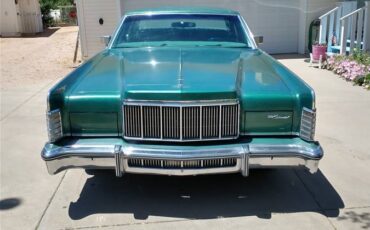 Lincoln-continental-town-car-1975-green