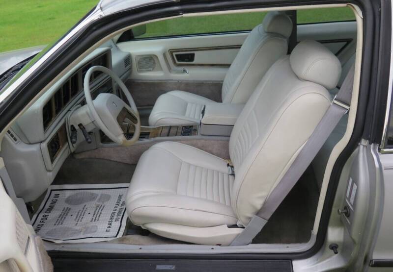 Lincoln-mark-1985-grey-15