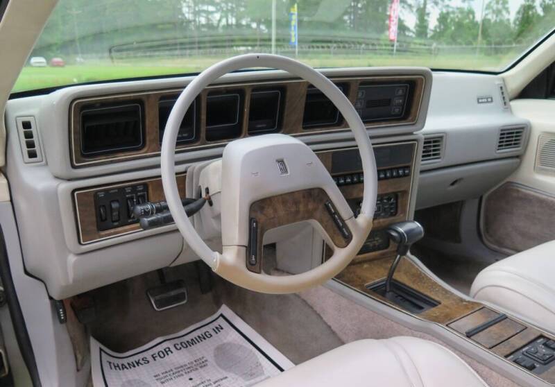 Lincoln-mark-1985-grey-20