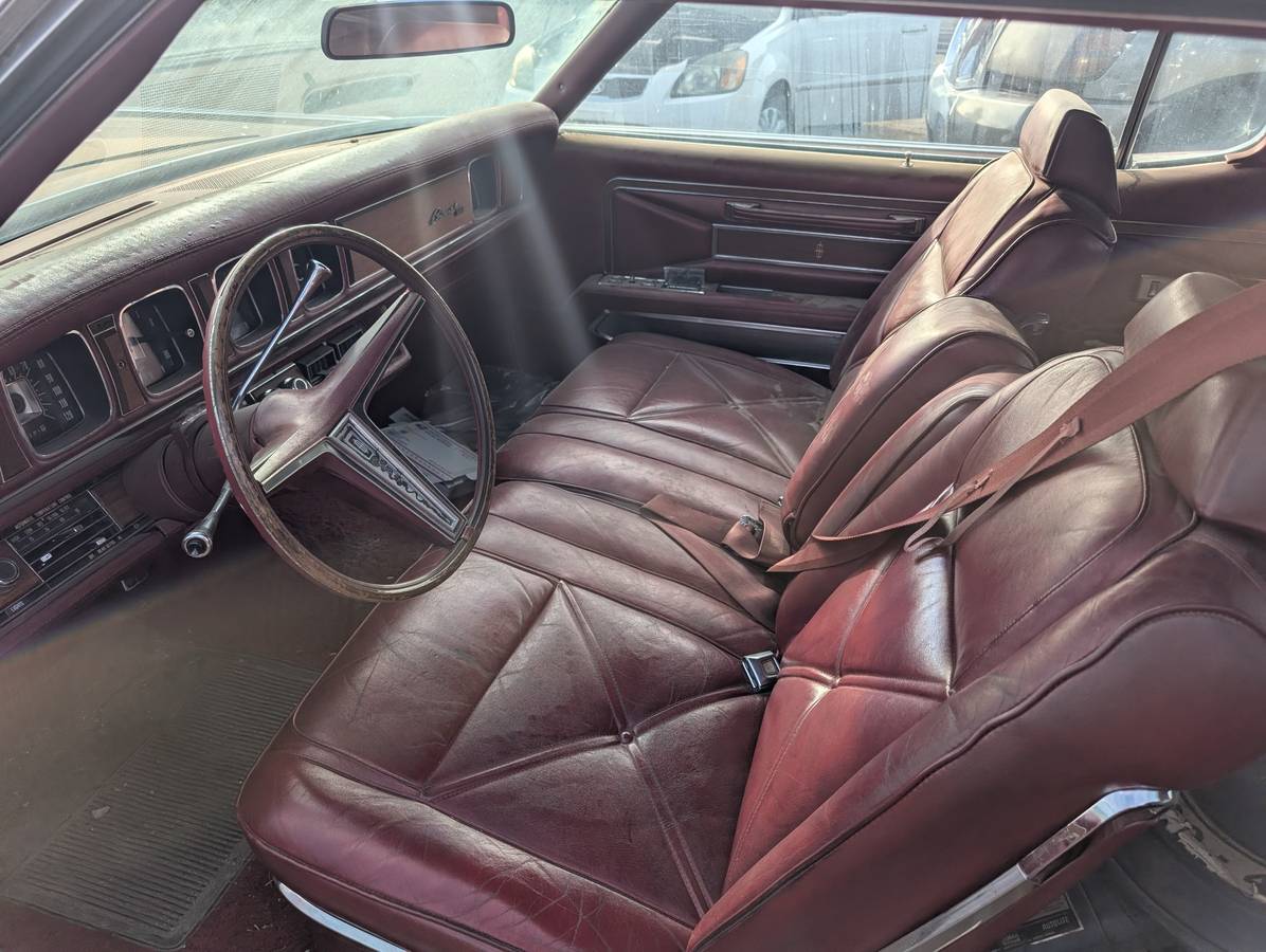 Lincoln-mark-lll-1970-brown-13