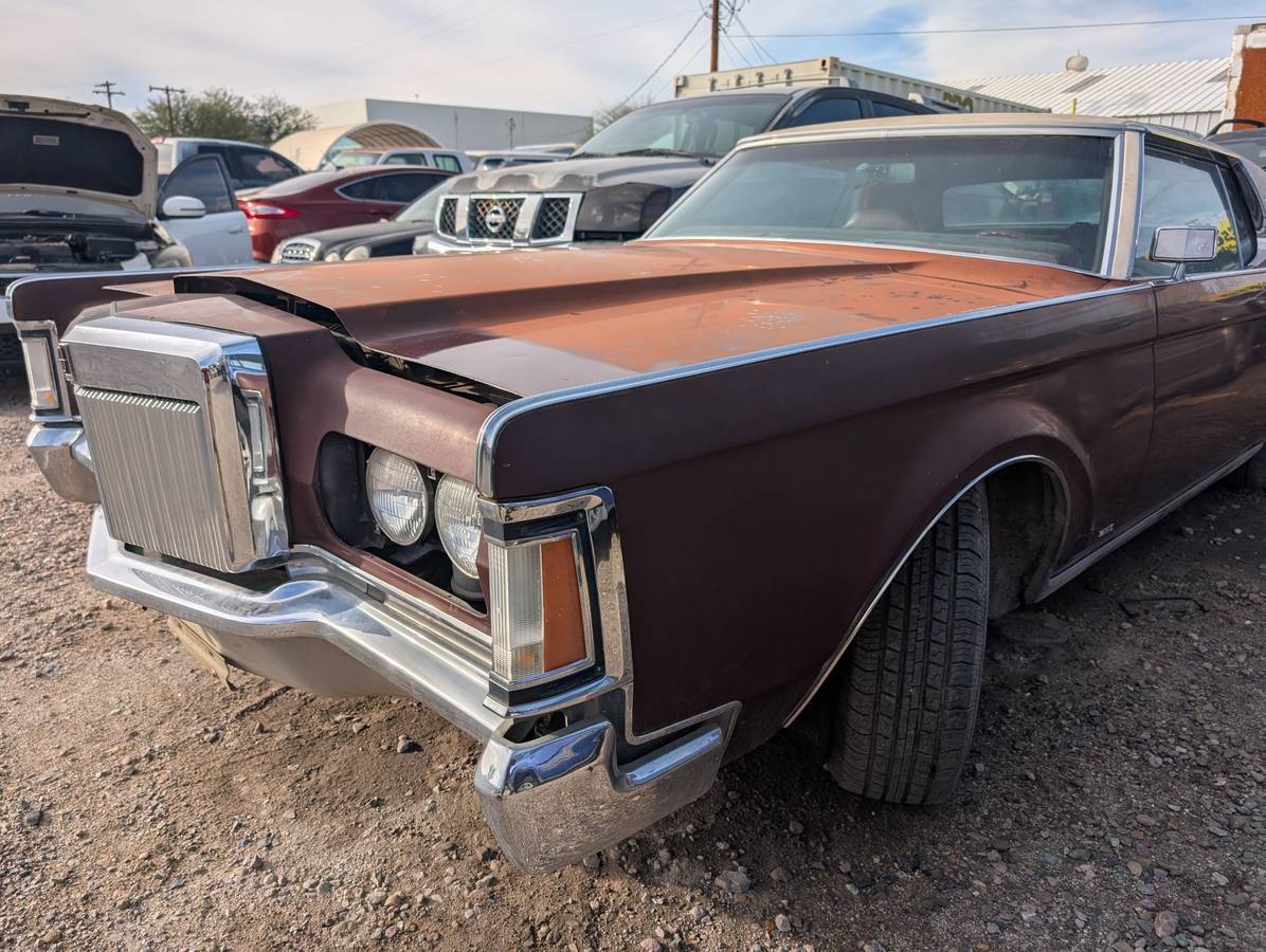 Lincoln-mark-lll-1970-brown-3