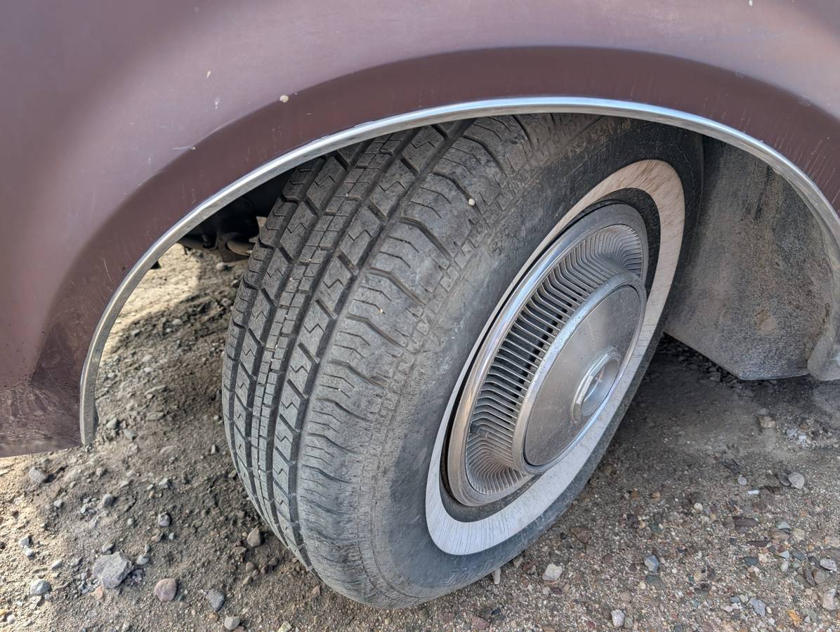 Lincoln-mark-lll-1970-brown-8
