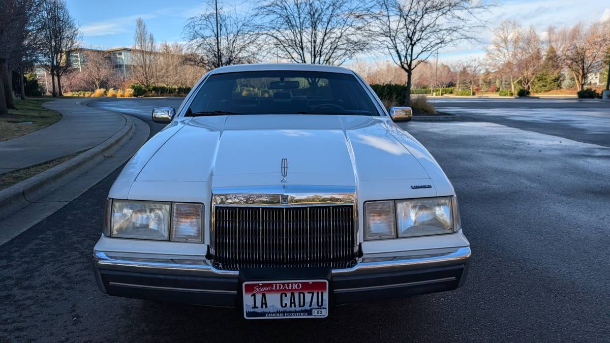 Lincoln-mark-vii-bill-blass-1990-white-11