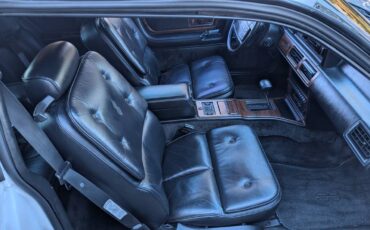 Lincoln-mark-vii-bill-blass-1990-white-16