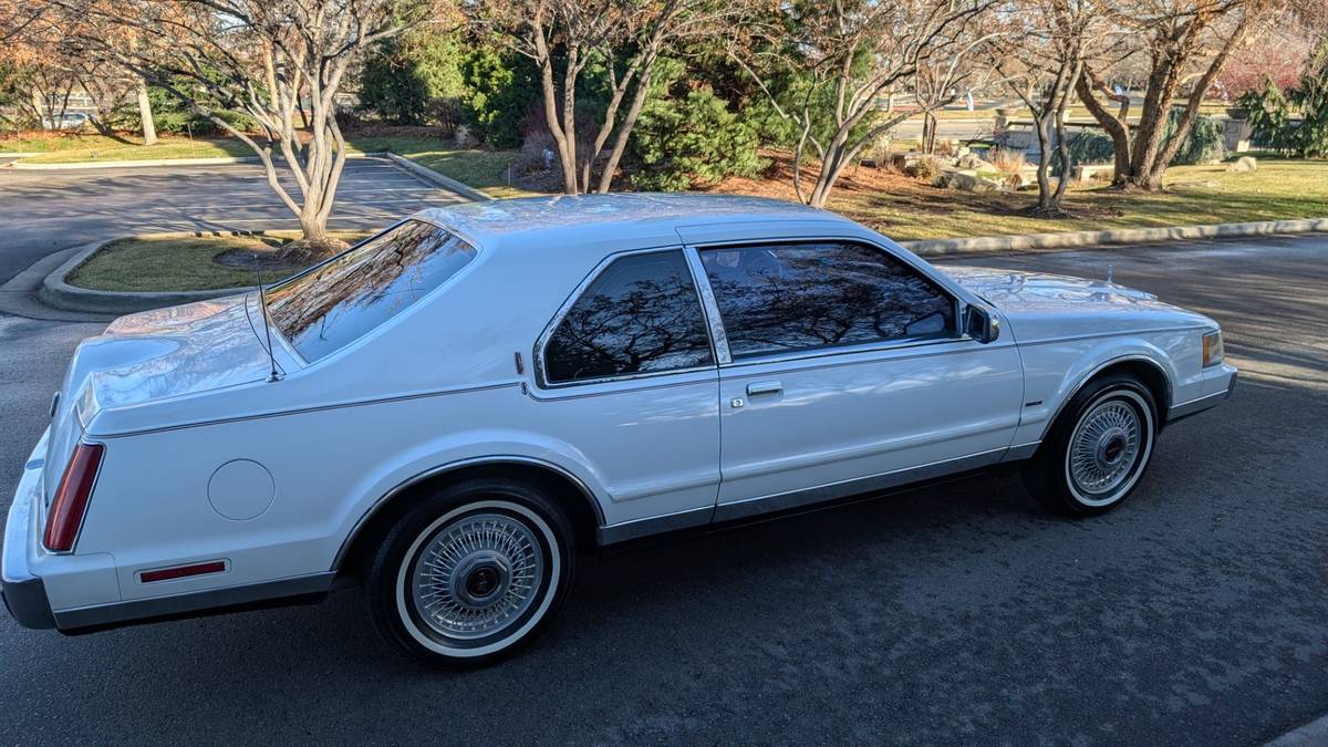 Lincoln-mark-vii-bill-blass-1990-white-5