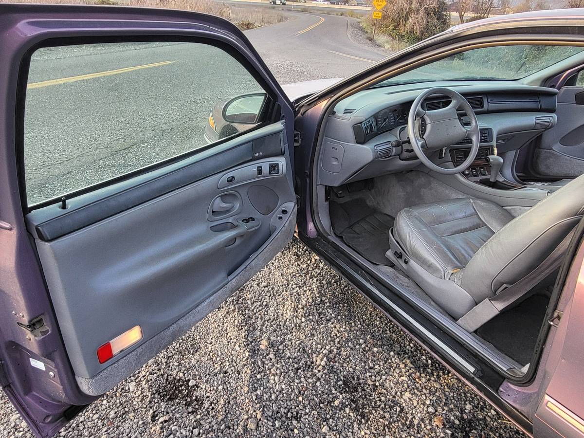 Lincoln-mark-viii-1994-3