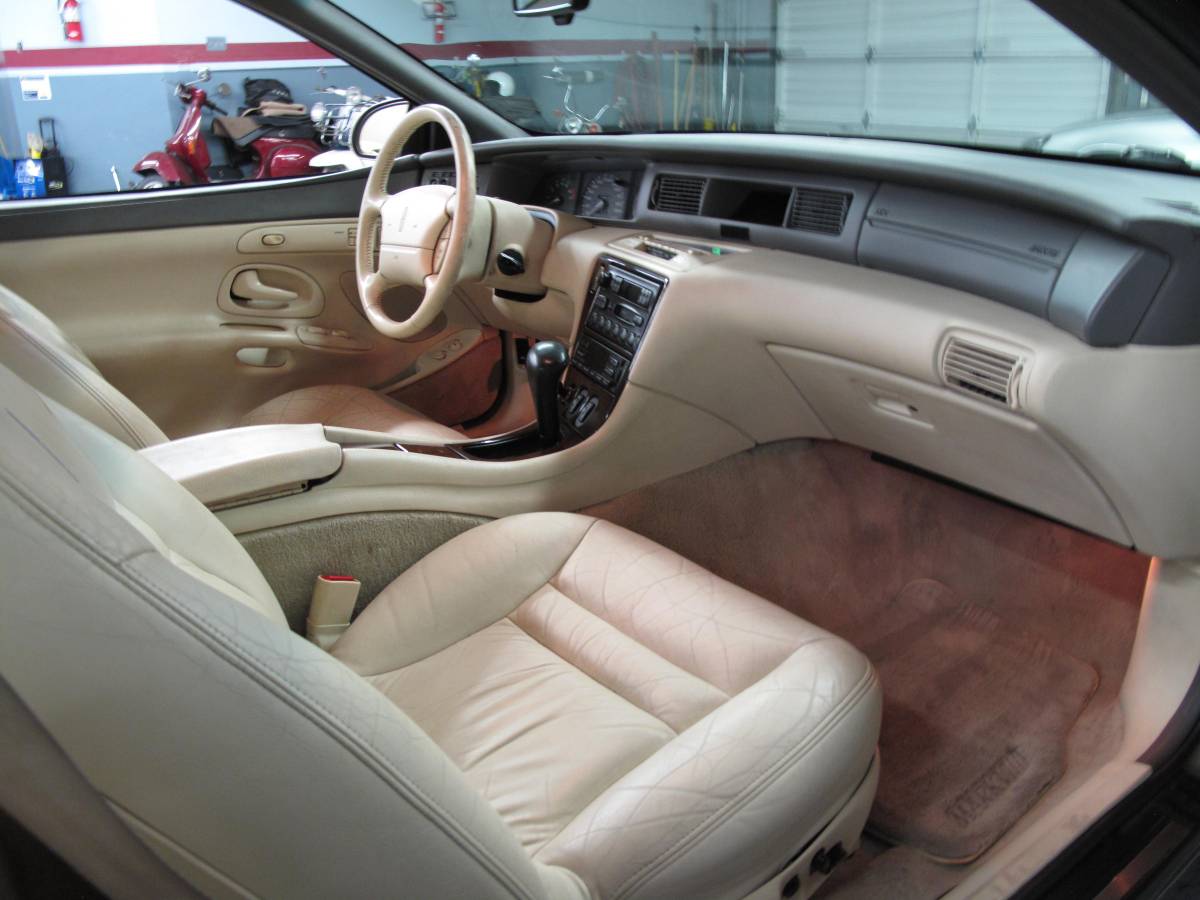 Lincoln-mark-viii-1995-grey-9