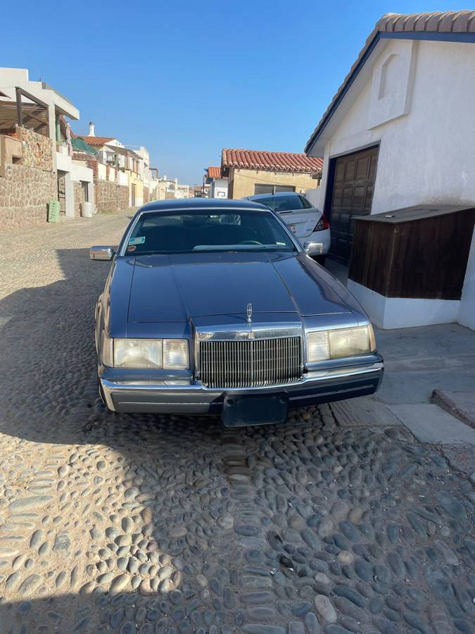 Lincoln-mark-vll-1984-blue-1