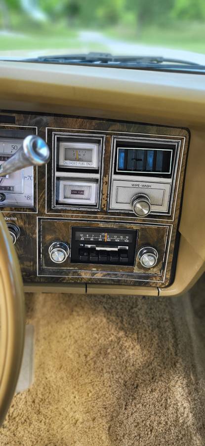 Lincoln-markv-1979-yellow-11