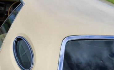 Lincoln-markv-1979-yellow-14