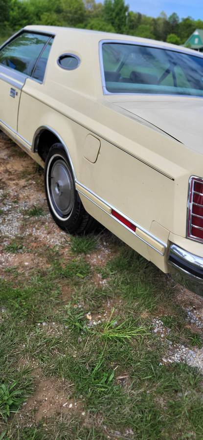 Lincoln-markv-1979-yellow-4