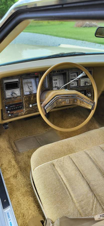 Lincoln-markv-1979-yellow-5