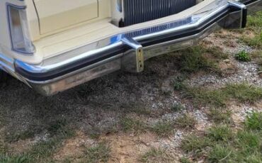 Lincoln-markv-1979-yellow-6