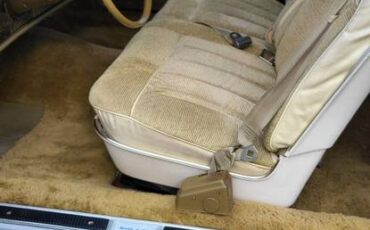 Lincoln-markv-1979-yellow-9