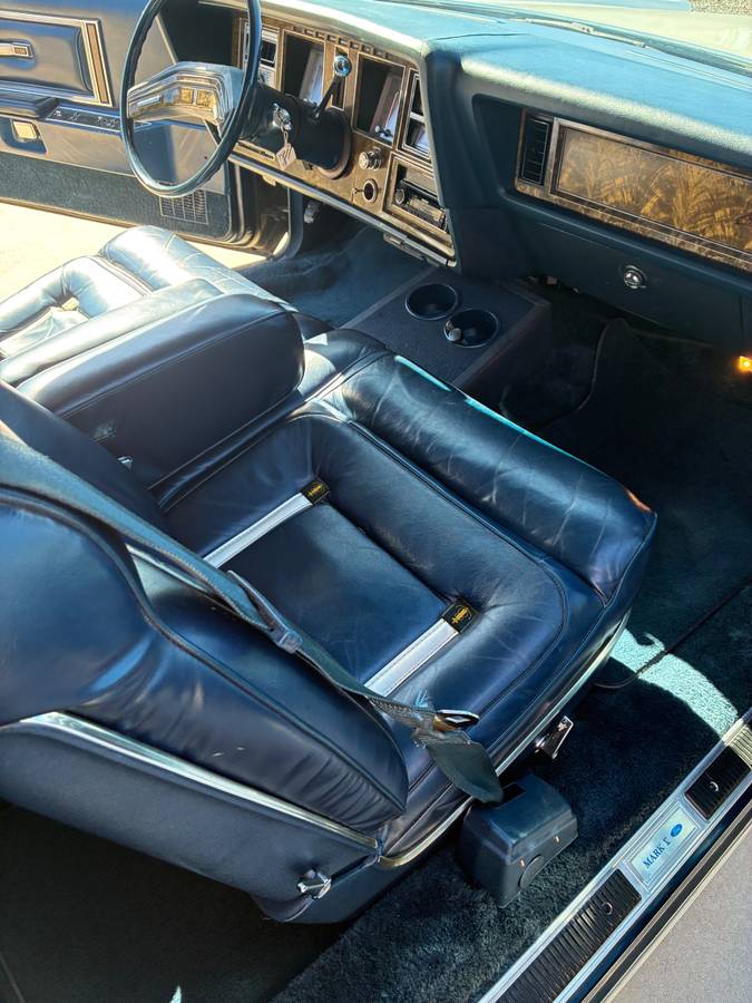 Lincoln-mk-v-1979-white-15