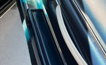 Lincoln-mk-v-1979-white-16