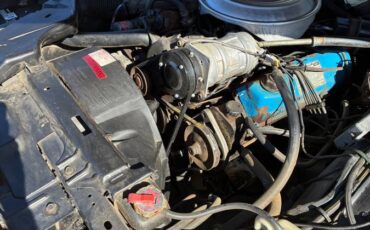 Lincoln-mk-v-1979-white-4