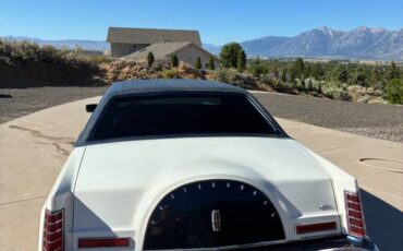 Lincoln-mk-v-1979-white-7