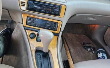 Lincoln-mkviii-1993-white-11