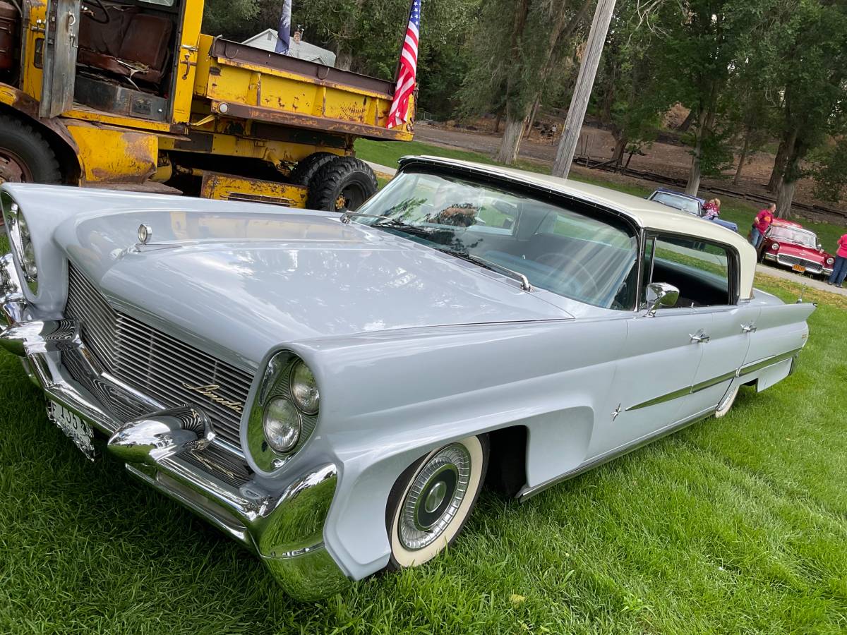 Lincoln-premier-1958-blue-1