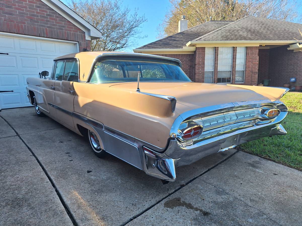 Lincoln-premiere-1959-3