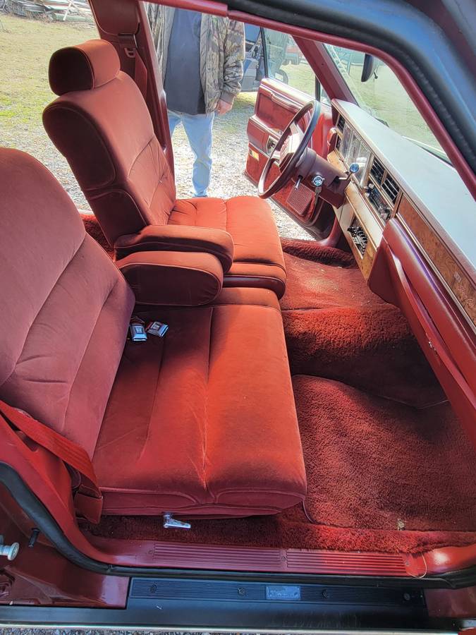 Lincoln-town-car-1986-10