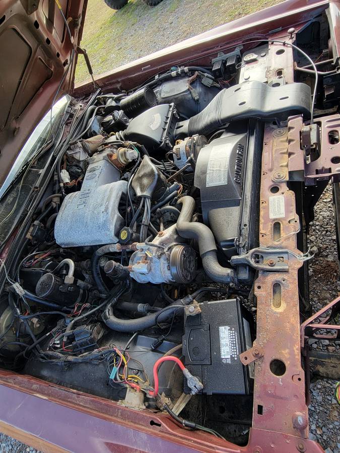 Lincoln-town-car-1986-11