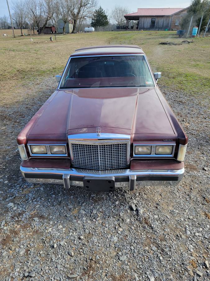 Lincoln-town-car-1986-12