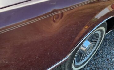 Lincoln-town-car-1986-14