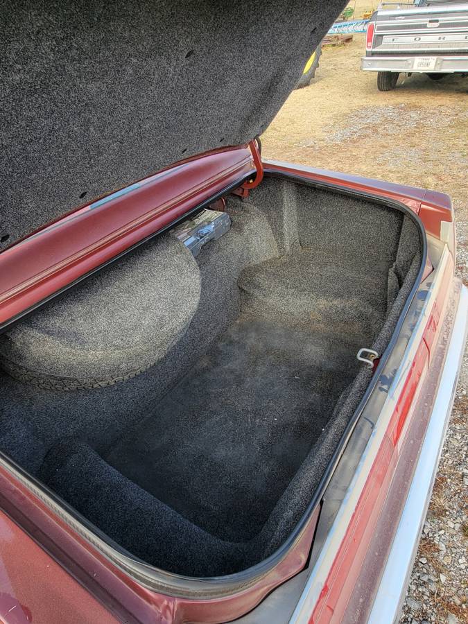 Lincoln-town-car-1986-2