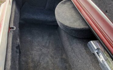 Lincoln-town-car-1986-3