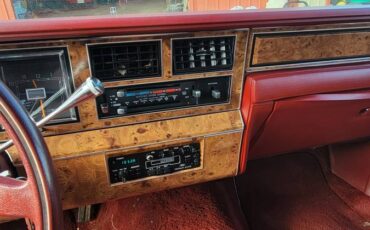 Lincoln-town-car-1986-8