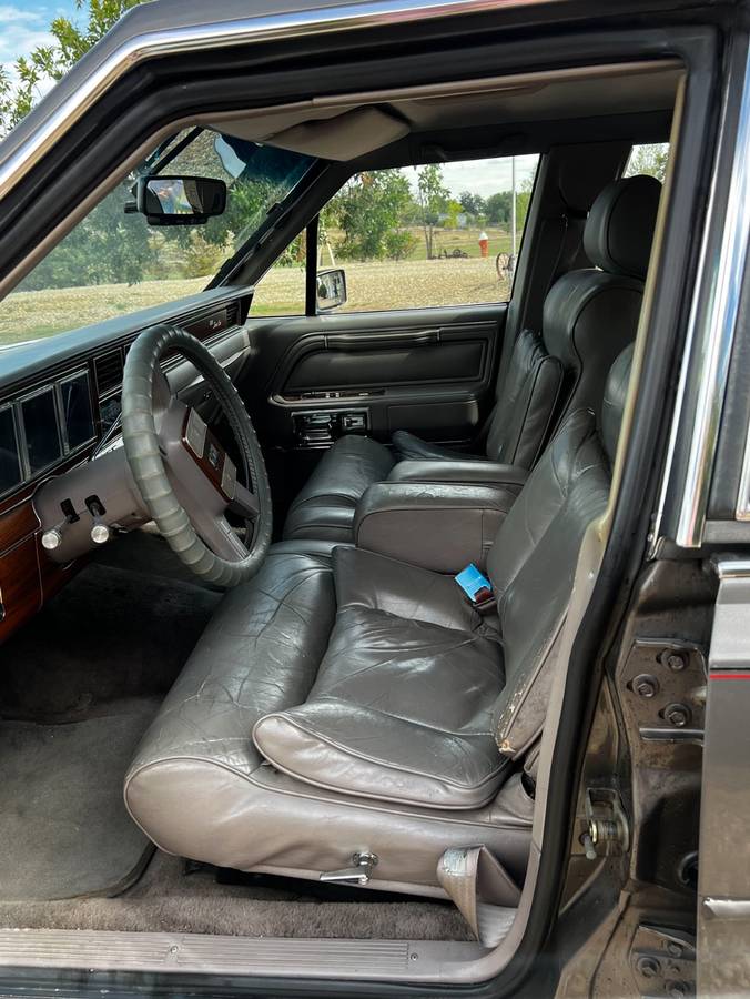 Lincoln-town-car-1988-1