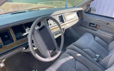 Lincoln-town-car-1990-7