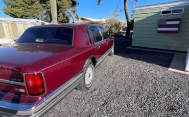 Lincoln-town-car-1990-8