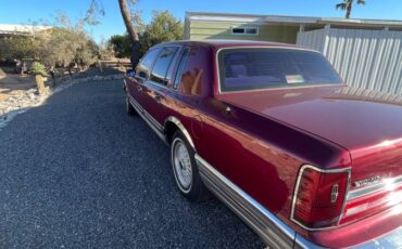 Lincoln-town-car-1990-9