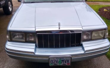 Lincoln-town-car-1990-blue-1