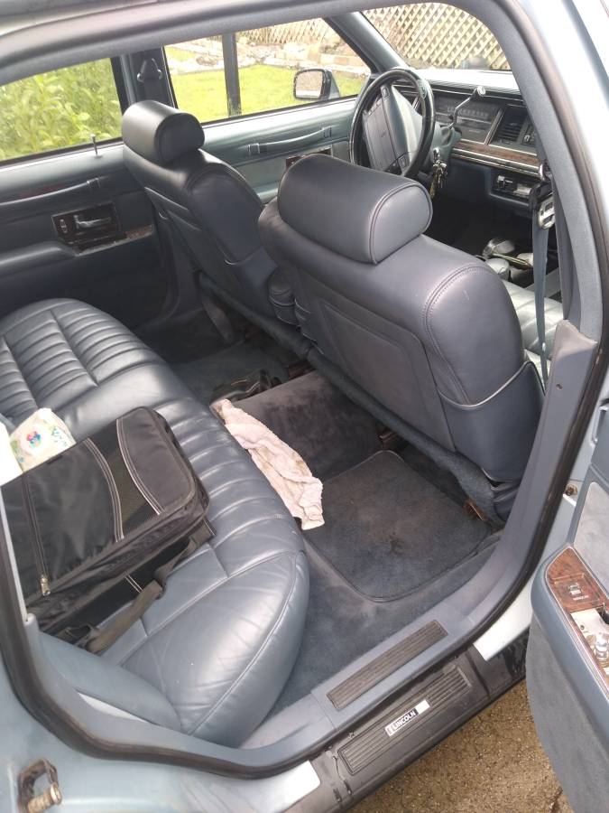 Lincoln-town-car-1990-blue-13