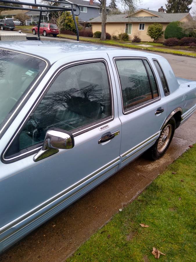 Lincoln-town-car-1990-blue-19