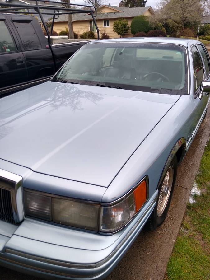 Lincoln-town-car-1990-blue-21