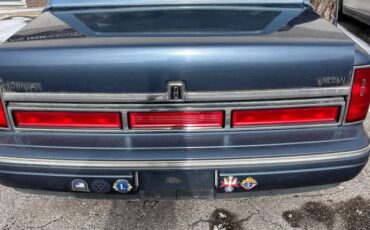 Lincoln-town-car-baseexecutive-1996-blue-1