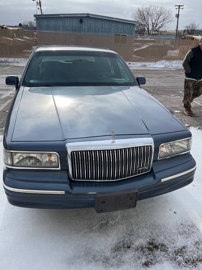 Lincoln-town-car-baseexecutive-1996-blue-2