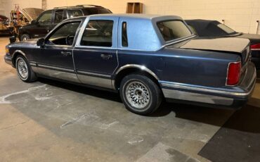 Lincoln-town-car-baseexecutive-1996-blue-4