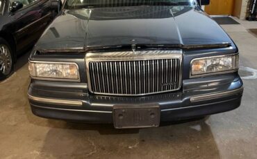 Lincoln-town-car-baseexecutive-1996-blue-7