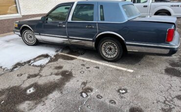 Lincoln-town-car-baseexecutive-1996-blue-8