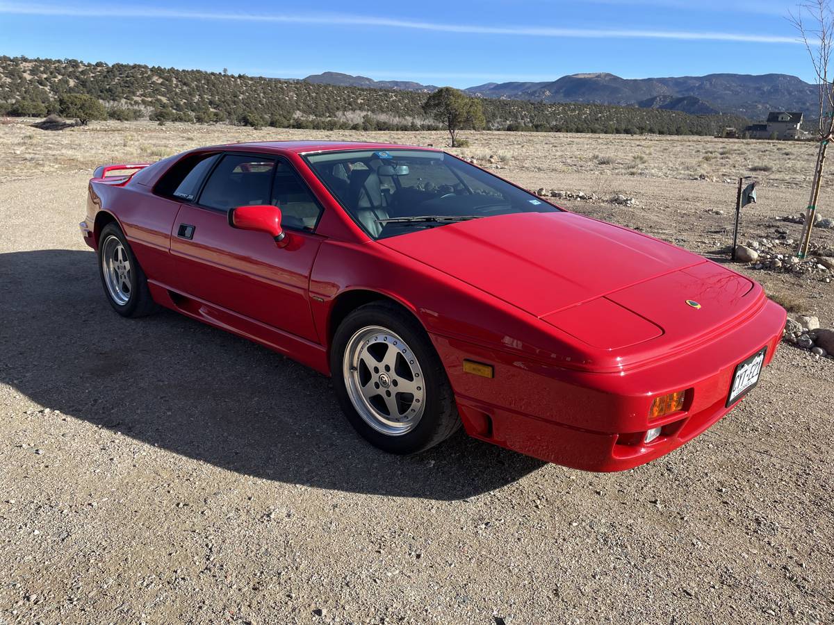 Lotus-turbo-esprit-series-3-1990-1
